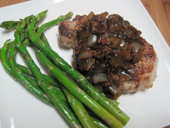 Dukan Diet Recipe Pork Chops with Beer and Bacon Gravy